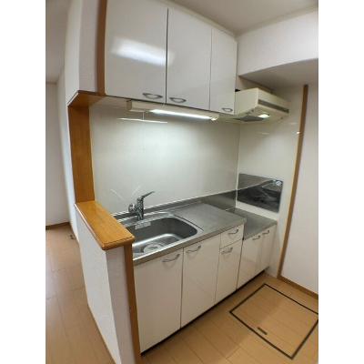 リバティー　ハウス 104【管理NO：1-014954001-01040】 ★家具家電は申し込み後に搬入します★の物件写真3