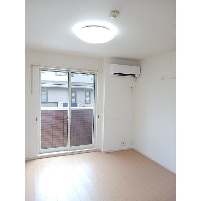 ドリームキャッスル 101【管理NO：1-018620001-01010】 ★家具家電は申し込み後に搬入しますの物件写真2