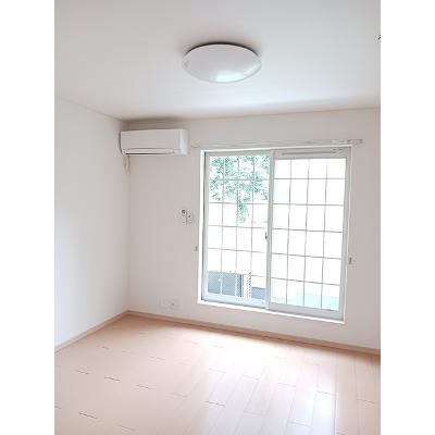 メゾン・ド・アーブル 201【管理NO：1-015461601-02010】 ★家具家電は申し込み後に搬入しますの物件写真2