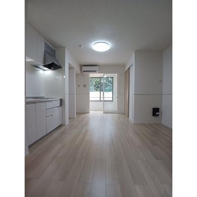 スマイル 103【管理NO：1-028090701-01030】 ★家具家電は申し込み後に搬入しますの物件写真2