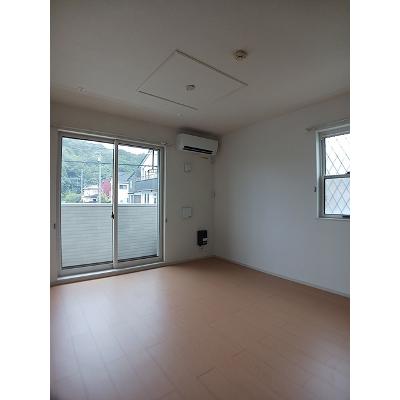 リーサ・コリーナⅠ 101【管理NO：1-018939601-01010】 ★家具家電は申し込み後に搬入しますの物件写真2