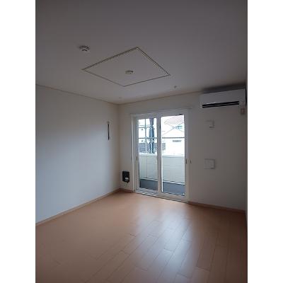 エンブレイス　ゼファー 102【管理NO：1-016093101-01020】 ★家具家電は申し込み後に搬入します★の物件写真2
