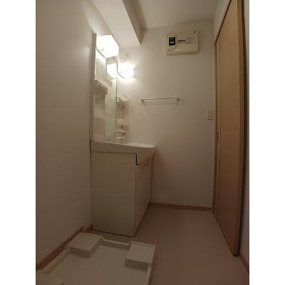 コモドプレッソ 102【管理NO：1-016481601-01020】 ★家具家電は申し込み後に搬入します★の物件写真6