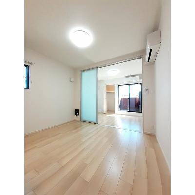 グローリーコート 201【管理NO：1-026644201-02010】 ★家具家電は申し込み後に搬入しますの物件写真2