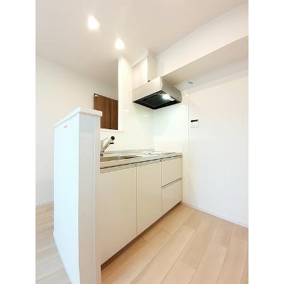 グローリーコート 201【管理NO：1-026644201-02010】 ★家具家電は申し込み後に搬入しますの物件写真3