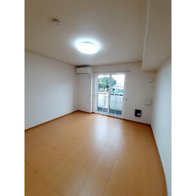 コートヤード　Ⅲ 105【管理NO：1-015397901-01040】 ★家具家電は申し込み後に搬入します 2026年07月中旬入居可能の物件写真2