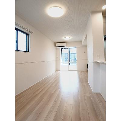 サンライズ久沢 106【管理NO：1-028670201-01050】 ★家具家電は申し込み後に搬入します★の物件写真2