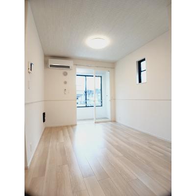 フレスクーラ 101【管理NO：1-028444301-01010】 ★家具家電は申し込み後に搬入しますの物件写真2