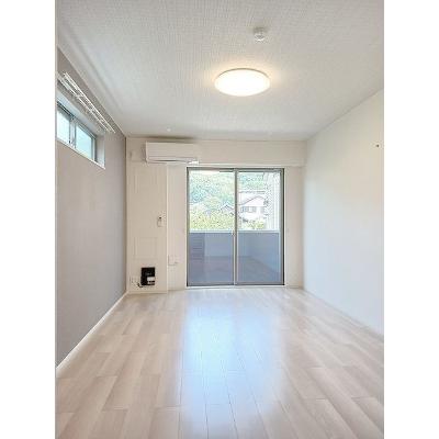 ソラリス 101【管理NO：1-027483001-01010】 ★家具家電は申し込み後に搬入しますの物件写真2