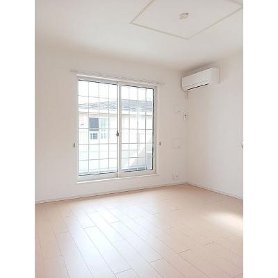 コンフォート 201【管理NO：1-018158301-02010】 ★家具家電は申し込み後に搬入します★の物件写真2