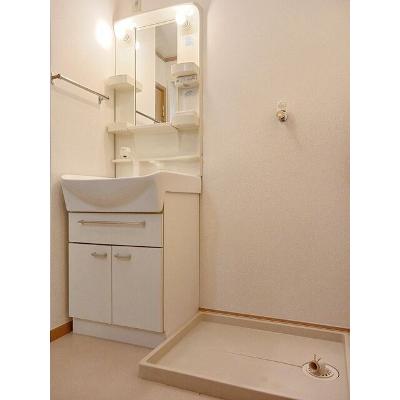 サントノーレ 101【管理NO：1-012525901-01010】 ★家具家電は申し込み後に搬入しますの物件写真6