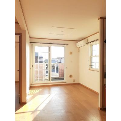 フィオーレⅠ 201【管理NO：1-012593801-02010】 ★家具家電は申し込み後に搬入しますの物件写真2