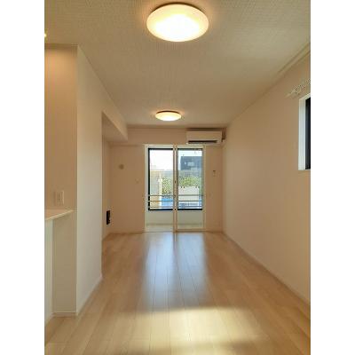 セレーノ・梨花 101【管理NO：1-026892801-01010】 ★家具家電は申し込み後に搬入します★の物件写真2