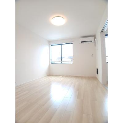 ジール 205【管理NO：1-028356701-02040】 ★家具家電は申し込み後に搬入しますの物件写真2