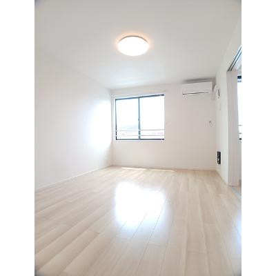 ジール 202【管理NO：1-028356701-02020】 ★家具家電は申し込み後に搬入しますの物件写真2