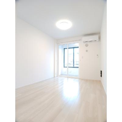 ジール 105【管理NO：1-028356701-01040】 ★家具家電は申し込み後に搬入しますの物件写真2