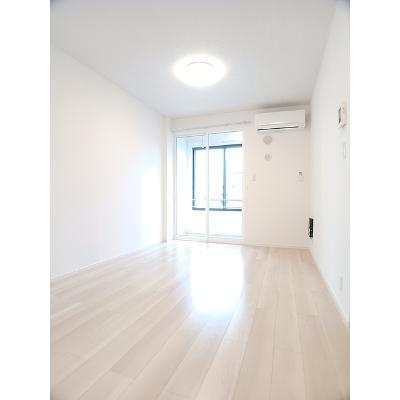 ジール 102【管理NO：1-028356701-01020】 ★家具家電は申し込み後に搬入しますの物件写真2