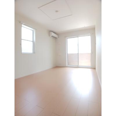 ラーナ 102【管理NO：1-020793801-01020】 ★家具家電は申し込み後に搬入しますの物件写真2