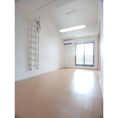 フルールＡ 202【管理NO：1-019022701-02020】 ★家具家電は申し込み後に搬入しますの物件写真2
