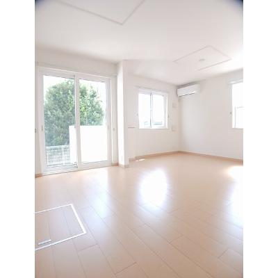 ブリーゼⅡ 102【管理NO：1-016431001-01020】 ★家具家電は申し込み後に搬入しますの物件写真2