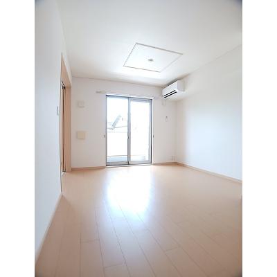 Ｕｎｅ　ｅｎｔｒｅｅ　Ⅱ 102【管理NO：1-016042201-01020】 ★家具家電は申し込み後に搬入しますの物件写真2