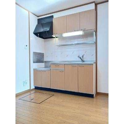 ラ・プレーヌ 102【管理NO：1-011541001-01020】 ★家具家電は申し込み後に搬入しますの物件写真3