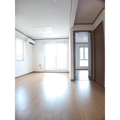 ユートピア 203【管理NO：1-010724501-02030】 ★家具家電は申し込み後に搬入します★の物件写真2