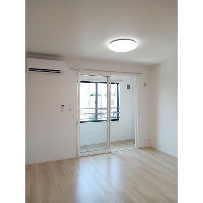 リバーサイド 201【管理NO：1-028683501-02010】 ★家具家電は申し込み後に搬入します 2026年08月上旬入居可能の物件写真2