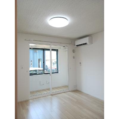 リバーサイド 101【管理NO：1-028683501-01010】 ★家具家電は申し込み後に搬入します 2026年08月上旬入居可能の物件写真2
