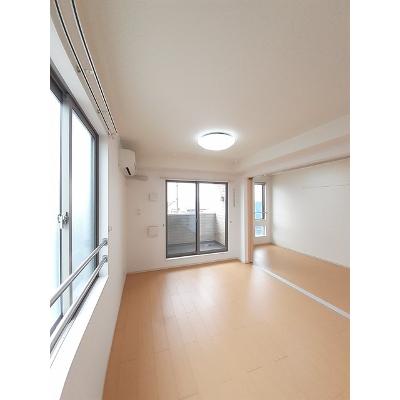 ベル　オーブ　Ⅲ 301【管理NO：1-019212501-03010】 ★家具家電は申し込み後に搬入します★の物件写真2
