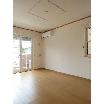 ロベリア 102【管理NO：1-013380001-01020】 ★家具家電は申し込み後に搬入しますの物件写真2