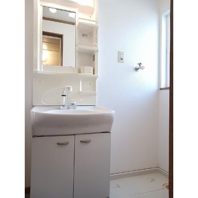 カモミール２ 101【管理NO：1-010070301-01010】 ★家具家電は申し込み後に搬入します★の物件写真6