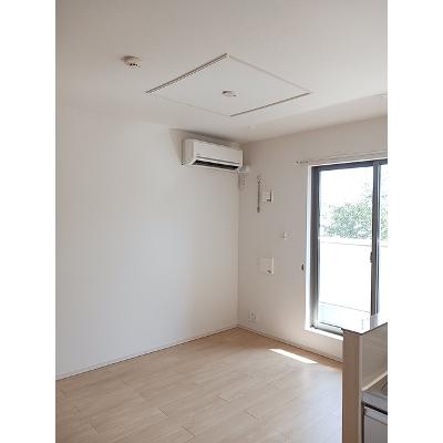 スザンヌ　ランラン 203【管理NO：1-021459701-02030】 ★家具家電は申し込み後に搬入します★の物件写真2