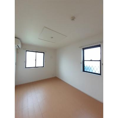 サン・エテルノ 106【管理NO：1-017890201-01050】 ★家具家電は申し込み後に搬入します★の物件写真2