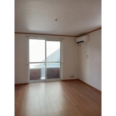 シンフォニーⅡ 106【管理NO：1-012935101-01050】 ★家具家電は申し込み後に搬入します 2026年08月上旬入居可能の物件写真2