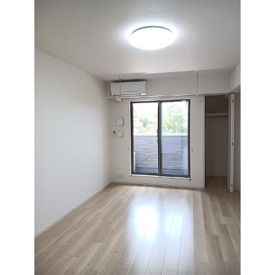 ブール・デュ・ラック 203【管理NO：1-028328401-02030】 ★家具家電は申し込み後に搬入します★の物件写真2