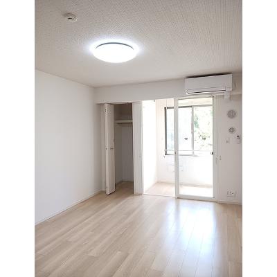 ブール・デュ・ラック 105【管理NO：1-028328401-01040】 ★家具家電は申し込み後に搬入します★の物件写真2