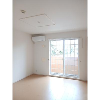 ソレイユⅠ 102【管理NO：1-019672201-01020】 ★家具家電は申し込み後に搬入します★の物件写真2