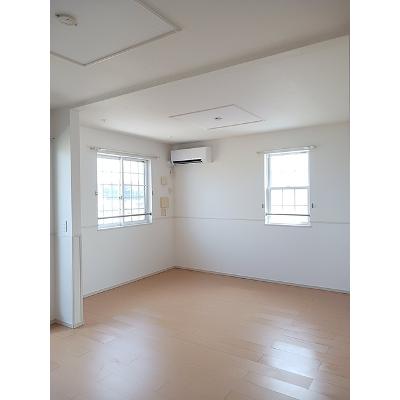 サン・ナリッシュ 205【管理NO：1-019097101-02040】 ★家具家電は申し込み後に搬入します★の物件写真2