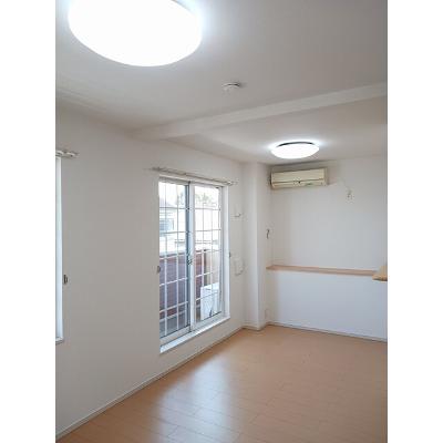 クレッシェンドⅡ 201【管理NO：1-019085101-02010】 ★家具家電は申し込み後に搬入しますの物件写真2