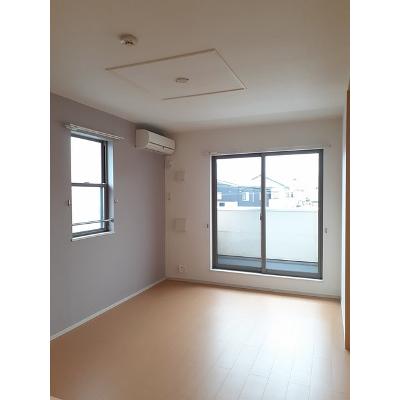 ラ　フォリア 201【管理NO：1-018334601-02010】 ★家具家電は申し込み後に搬入しますの物件写真2
