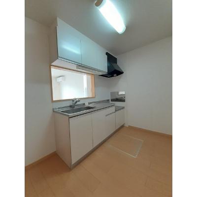 はな（華） 102【管理NO：1-016563001-01020】 ★家具家電は申し込み後に搬入します★の物件写真3