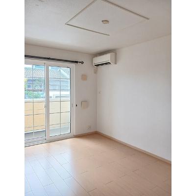 カレント　ベル 103【管理NO：1-015705301-01030】 ★家具家電は申し込み後に搬入します★の物件写真2