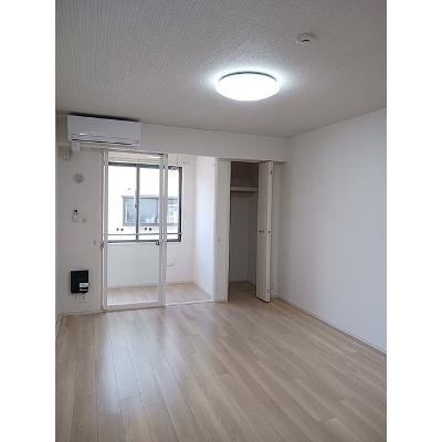 ユズの木 102【管理NO：1-028580201-01020】 ★家具家電は申し込み後に搬入しますの物件写真2