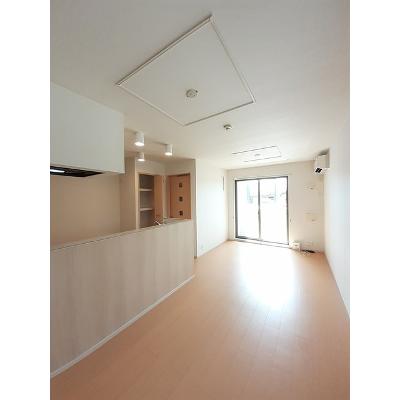 ラハナⅠ 101【管理NO：1-020084701-01010】 ★家具家電は申し込み後に搬入しますの物件写真2