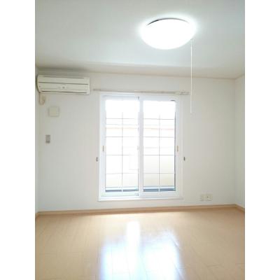 アルドーレⅡ 205【管理NO：1-016245301-02040】 ★家具家電は申し込み後に搬入しますの物件写真2