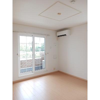 グラン・パラッツオⅠ 201【管理NO：1-015748201-02010】 ★家具家電は申し込み後に搬入します★の物件写真2