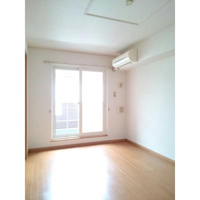 カーサプラシード 203【管理NO：1-014183701-02030】 ★家具家電は申し込み後に搬入しますの物件写真2