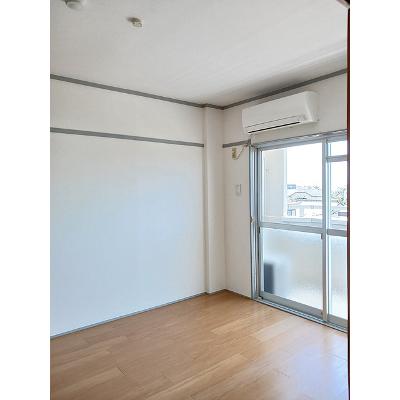 グリーンパーク 302【管理NO：1-003886201-03020】 ★家具家電は申し込み後に搬入しますの物件写真2