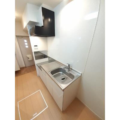 シャイン 103【管理NO：1-018553301-01030】 ★家具家電は申し込み後に搬入します 2026年07月中旬入居可能の物件写真3